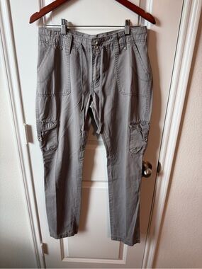 ⚡️ Levi’s Gray Women’s Casual Cargo Pants — 100% Cotton